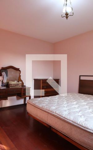 Casa à venda com 170m², 3 quartos e 2 vagasSuíte