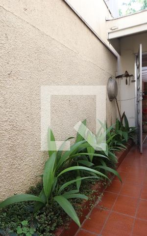 Casa à venda com 170m², 3 quartos e 2 vagasCorredor - Jardim