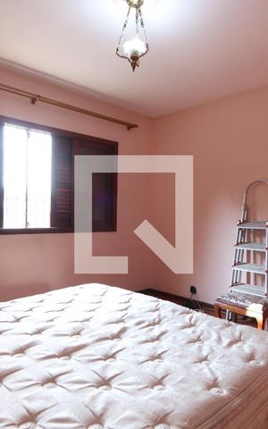 Casa à venda com 170m², 3 quartos e 2 vagasSuíte