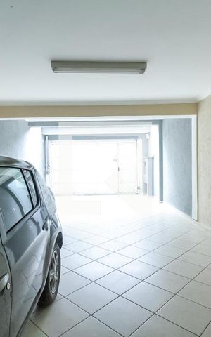 Casa à venda com 332m², 3 quartos e 4 vagas Casa à venda com 332m², 3 quartos e 4 vagasGaragem