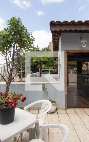 Casa à venda com 330m², 4 quartos e 3 vagas Casa à venda com 330m², 4 quartos e 3 vagasCobertura