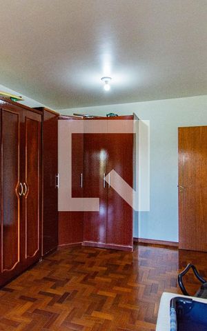 Casa à venda com 600m², 5 quartos e 2 vagas Casa à venda com 600m², 5 quartos e 2 vagasQuarto 3