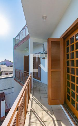 Casa à venda com 600m², 5 quartos e 2 vagas Casa à venda com 600m², 5 quartos e 2 vagasVaranda - Sala