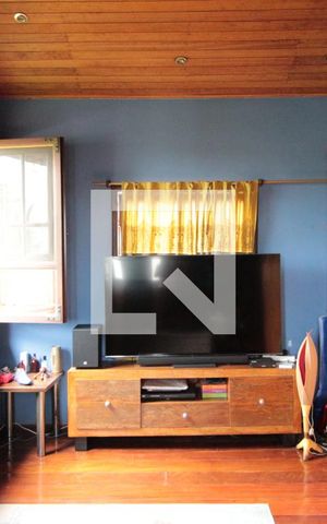 Casa à venda com 304m², 3 quartos e 6 vagasCasa 1 - Sala de TV