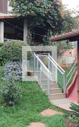 Casa à venda com 304m², 3 quartos e 6 vagasJardim e Horta