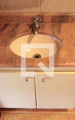 Casa à venda com 304m², 3 quartos e 6 vagasCasa 2 - Banheiro Social