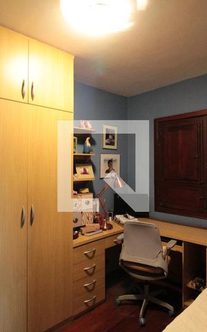 Casa à venda com 304m², 3 quartos e 6 vagasCasa 1 - Quarto