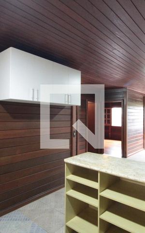 Casa à venda com 304m², 3 quartos e 6 vagasCasa 2 - Cozinha