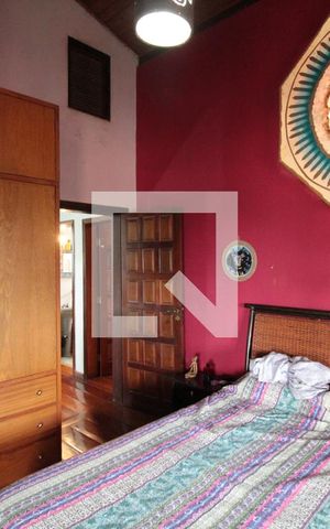 Casa à venda com 304m², 3 quartos e 6 vagasCasa 1 - Suite