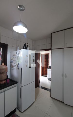 Casa à venda com 304m², 3 quartos e 6 vagasCasa 1 - Cozinha