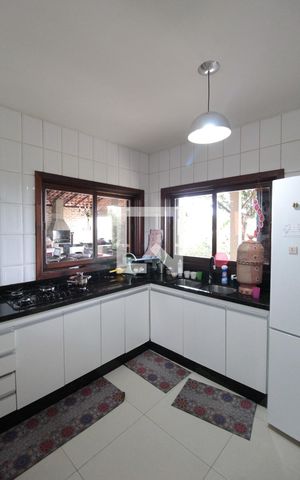 Casa à venda com 304m², 3 quartos e 6 vagasCasa 1 - Cozinha