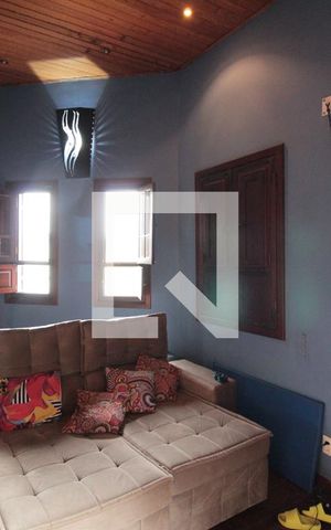 Casa à venda com 304m², 3 quartos e 6 vagasCasa 1 - Sala de TV