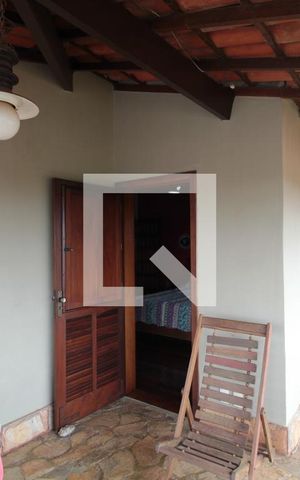 Casa à venda com 304m², 3 quartos e 6 vagasCasa 1 - Varanda da Suite
