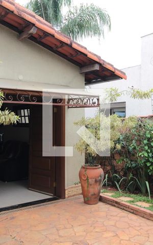 Casa à venda com 304m², 3 quartos e 6 vagasCasa 1 - Hall de Entrada