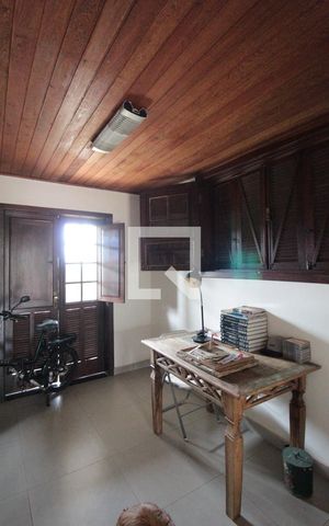 Casa à venda com 304m², 3 quartos e 6 vagasCasa 1 - Sala de Estar 1