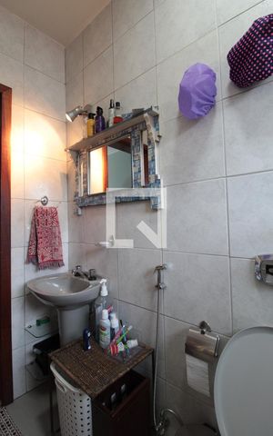 Casa à venda com 304m², 3 quartos e 6 vagasCasa 1 - Banheiro Social