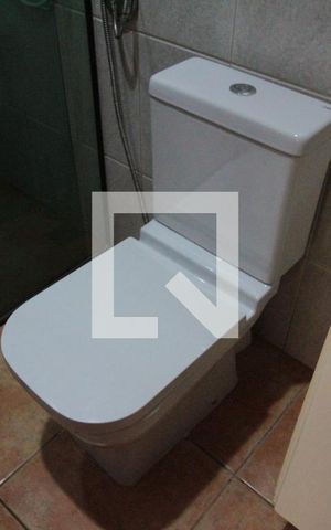 Casa à venda com 304m², 3 quartos e 6 vagasCasa 2 - Banheiro da Suite