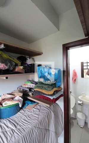 Casa à venda com 304m², 3 quartos e 6 vagasCasa 1 - Quarto de Serviço