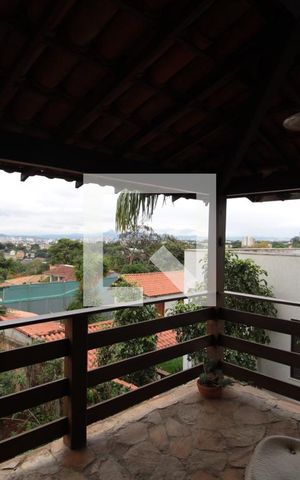 Casa à venda com 304m², 3 quartos e 6 vagasCasa 1 - Varanda da Suite