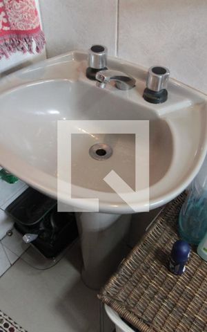 Casa à venda com 304m², 3 quartos e 6 vagasCasa 1 - Banheiro Social