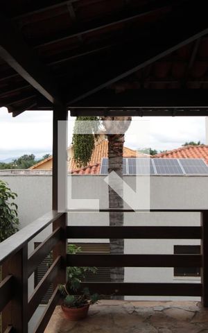 Casa à venda com 304m², 3 quartos e 6 vagasCasa 1 - Varanda da Suite