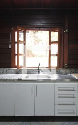 Casa à venda com 304m², 3 quartos e 6 vagasCasa 2 - Cozinha