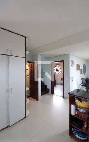 Casa à venda com 304m², 3 quartos e 6 vagasCasa 1 - Cozinha