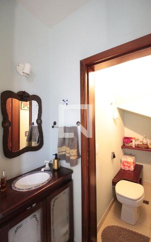 Casa à venda com 304m², 3 quartos e 6 vagasCasa 1 - Lavabo