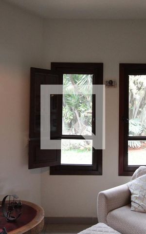 Casa à venda com 304m², 3 quartos e 6 vagasCasa 1 - Sala de Estar 2
