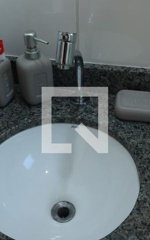 Casa de condomínio à venda com 132m², 3 quartos e 3 vagasBanheiro da Suíte