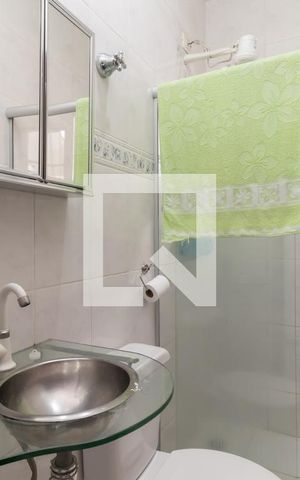 Casa à venda com 200m², 3 quartos e 2 vagasBanheiro 2