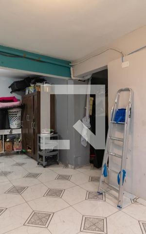 Casa à venda com 200m², 3 quartos e 2 vagasEdícula - Quarto