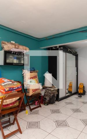 Casa à venda com 200m², 3 quartos e 2 vagasEdícula - Quarto