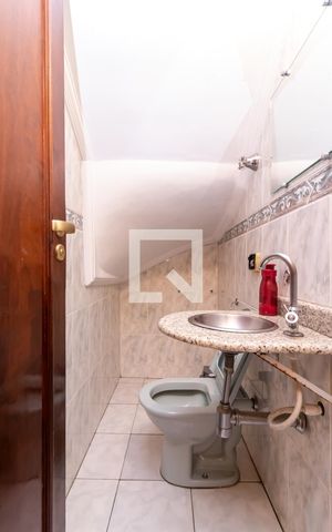 Casa à venda com 200m², 3 quartos e 2 vagasLavabo
