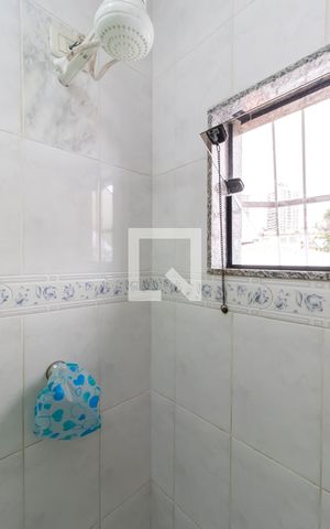 Casa à venda com 200m², 3 quartos e 2 vagasBanheiro 2