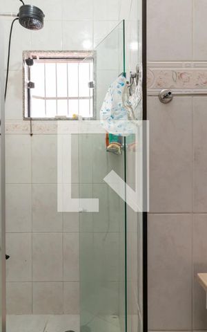 Casa à venda com 200m², 3 quartos e 2 vagasBanheiro da Suíte