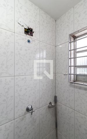 Casa à venda com 200m², 3 quartos e 2 vagasEdícula - Banheiro