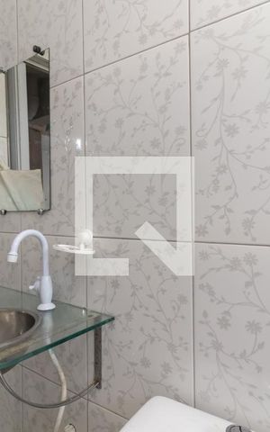 Casa à venda com 200m², 3 quartos e 2 vagasEdícula - Banheiro