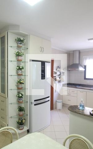 Apartamento à venda com 170m², 4 quartos e 2 vagasCozinha
