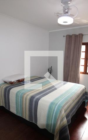 Casa à venda com 200m², 3 quartos e 2 vagasQuarto 2