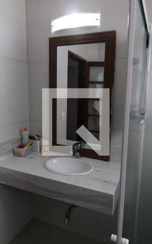 Casa à venda com 200m², 3 quartos e 2 vagasBanheiro 2