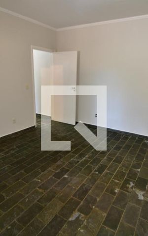 Casa para alugar com 140m², 2 quartos e sem vagaQuarto