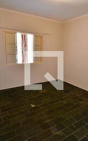 Casa para alugar com 140m², 2 quartos e sem vagaQuarto