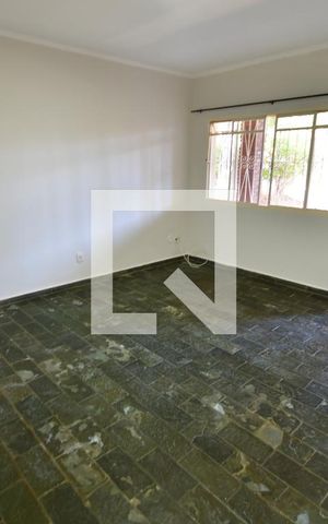 Casa para alugar com 140m², 2 quartos e sem vagaSala