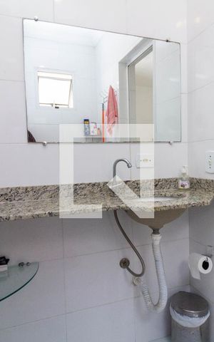 Casa à venda com 90m², 2 quartos e 1 vaga Casa à venda com 90m², 2 quartos e 1 vagaBanheiro da suíte 2