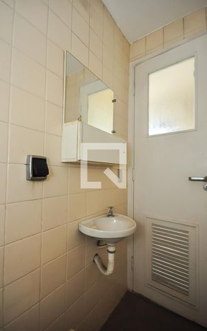 Apartamento à venda com 119m², 3 quartos e 3 vagas Apartamento à venda com 119m², 3 quartos e 3 vagasBanheiro de Serviço