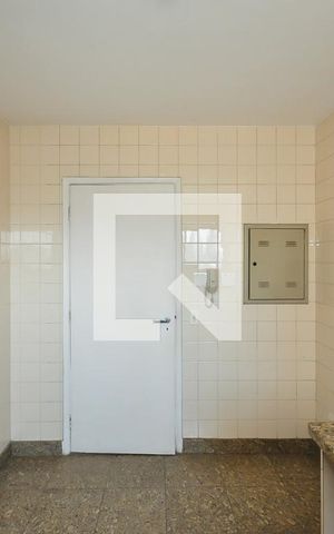Apartamento à venda com 119m², 3 quartos e 3 vagas Apartamento à venda com 119m², 3 quartos e 3 vagasCozinha