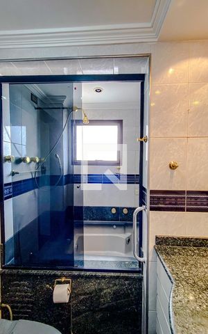 Apartamento à venda com 132m², 3 quartos e 3 vagasBanheiro da Suíte