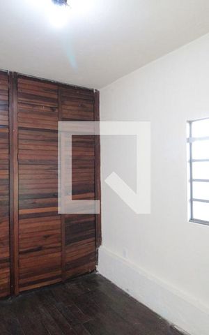 Casa para alugar com 70m², 1 quarto e sem vagaQuarto