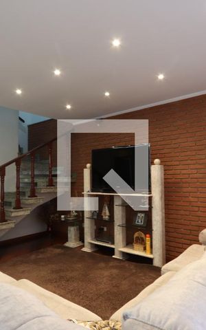 Casa à venda com 286m², 4 quartos e 4 vagasSala
